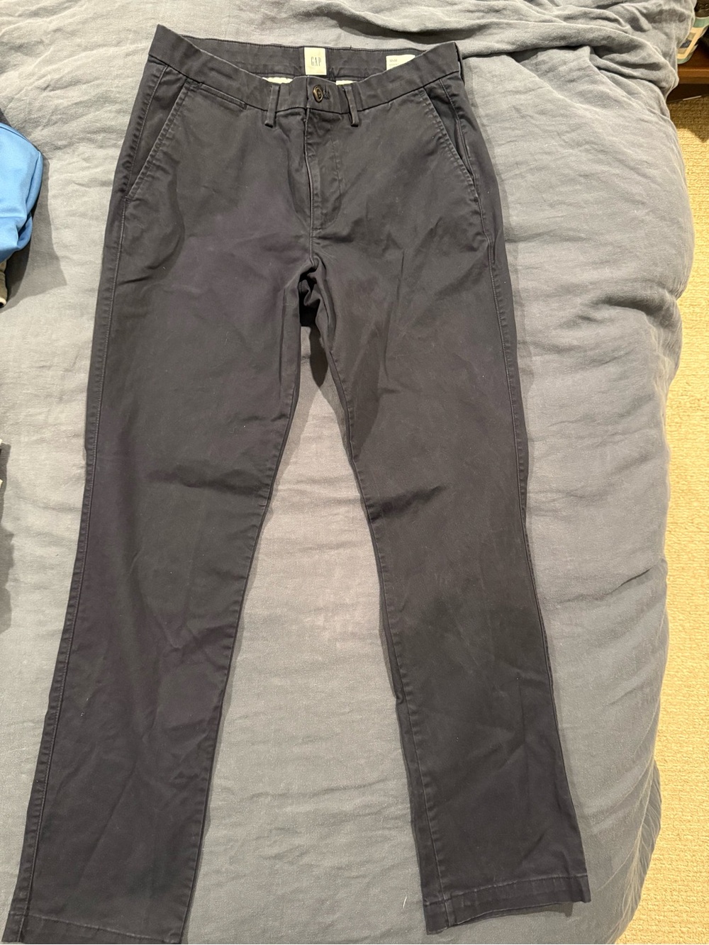GAP Men's Navy Chino Pants - Classic Straight Fit